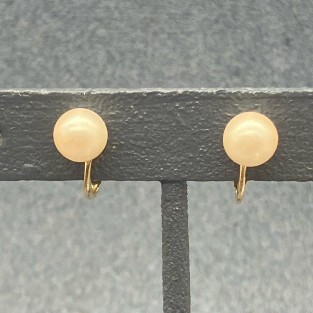 Clip On Earrings Pearl Cream Round Gold Classic Retro Vintage Granny Soft Girl